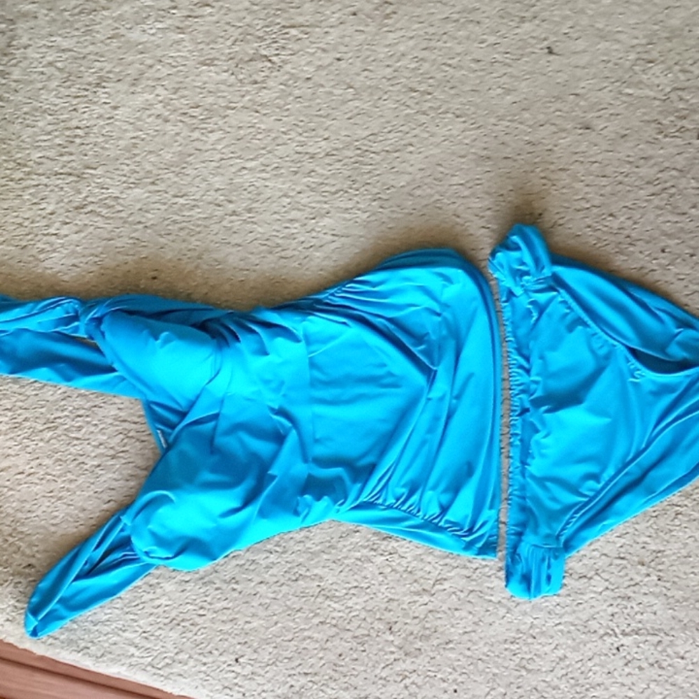 Turquoise blue Badgley Mischka ruched top tankini